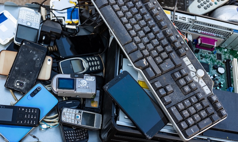 Close,Up,On,Pile,Of,Mixed,Electronic,Waste,,Old,Broken Sell us your e-waste